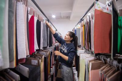 元宇宙旗艦店、工廠合伙人…看服裝業如何向"新"而行